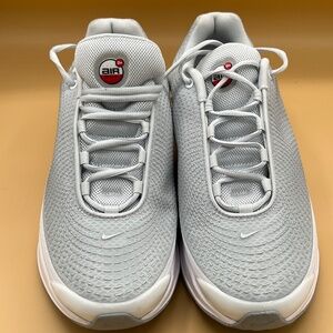 Nike Air Max DN Sneakers Men's size 11.5 Gray Running shoes DV3337-018